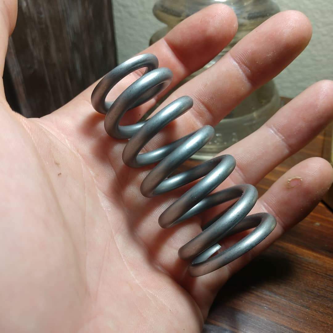 D-105-KIT-12v Manton Cummins 12V - Pressure Tower Valve Spring Kit (12 Springs, 12 Retainers, 24 Locks) Hell On Wheels Canada